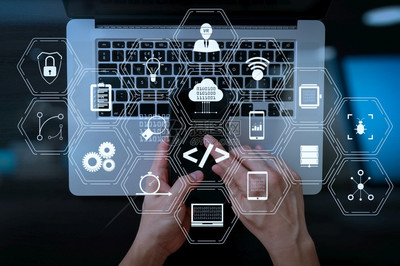 編碼軟件開發者與AR儀表板計算機圖標的系統開發